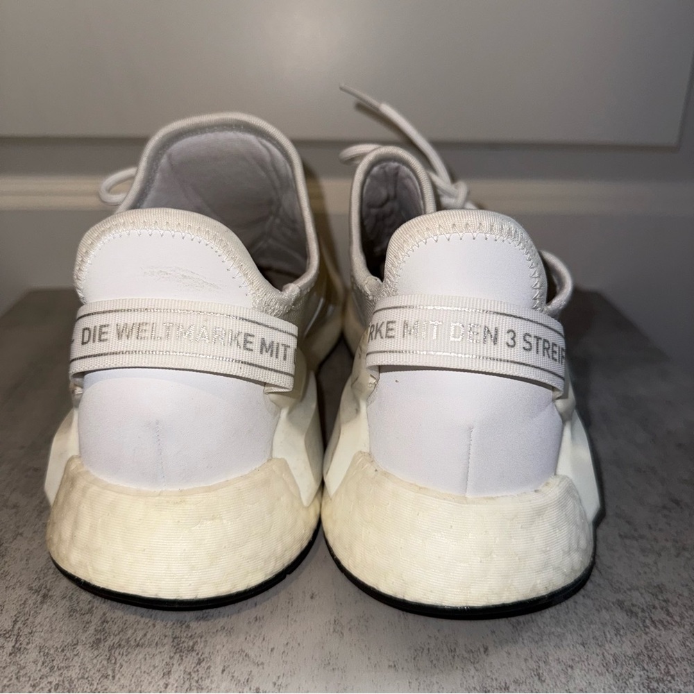 Adidas NMD R1 V2 Men Size 9 - Picture 3 of 7